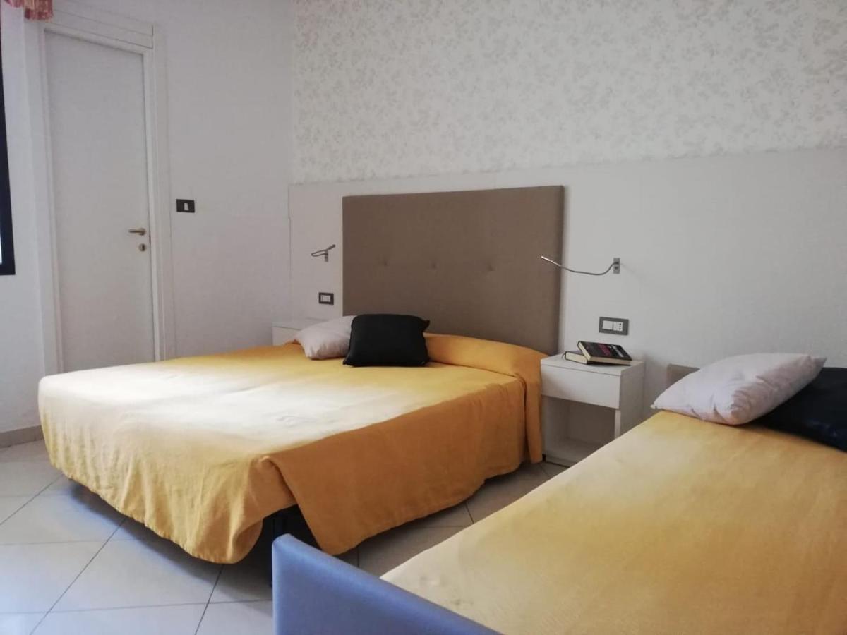 Hotel Metropol Sottomarina Eksteriør bilde