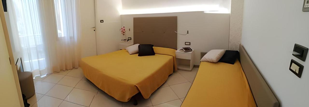 Hotel Metropol Sottomarina Eksteriør bilde