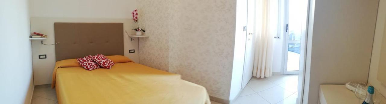 Hotel Metropol Sottomarina Eksteriør bilde